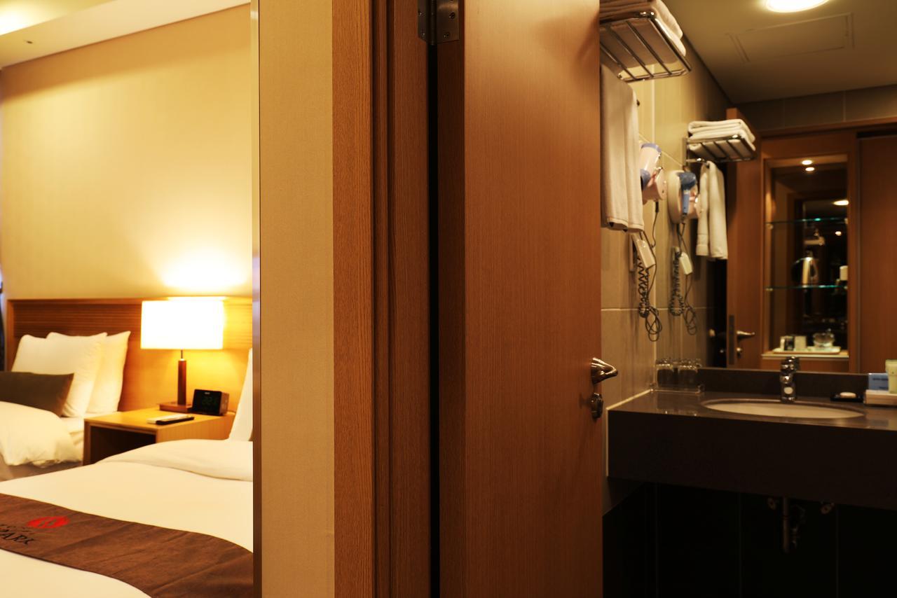 Bridge Hotel Incheon Songdo Bagian luar foto