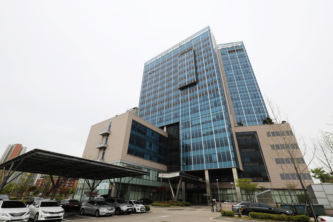Bridge Hotel Incheon Songdo Bagian luar foto